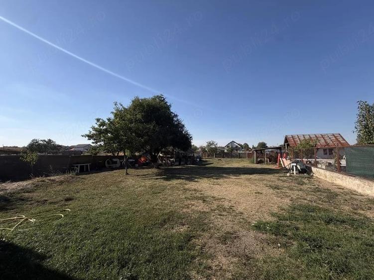 Casă cu Teren 1159 Mp în Utvin
