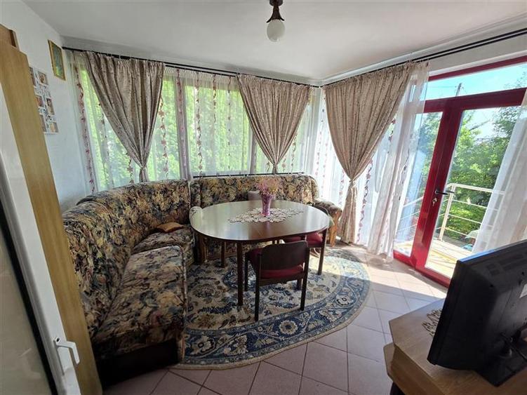 Apartament cu 5 camere decomandat, mobilat în Cug