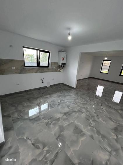 Casă cu 4 camere cu Teren 700 Mp în Central