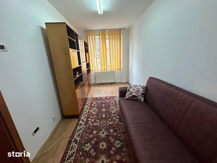 Apartament cu 3 camere semidecomandat în Luncă