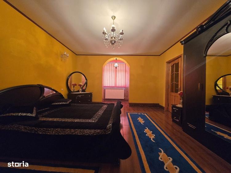Casă cu 4 camere în Central