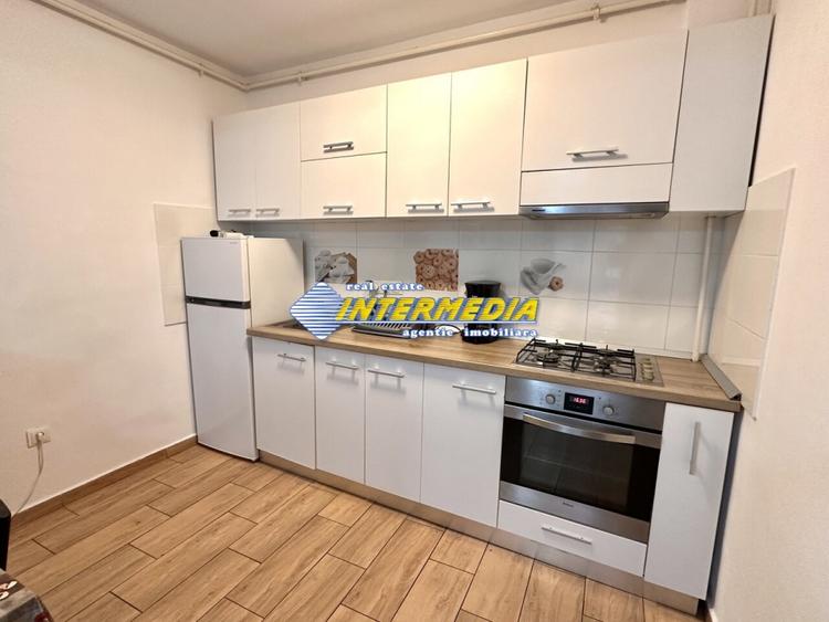 Apartament cu 3 camere decomandat, mobilat în Cetate