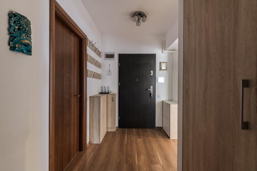 Apartament cu 3 camere decomandat, mobilat în Bună Ziua