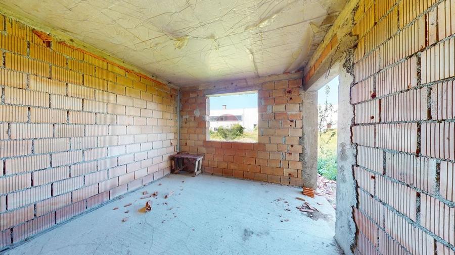 Casă individuală cu 5 camere cu Teren 1000 Mp în Cristian