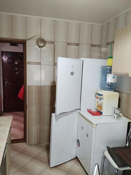 Apartament cu 3 camere decomandat în Exterior Vest