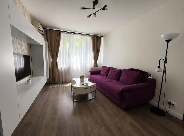 Apartament cu 4 camere semidecomandat în Drumul Taberei