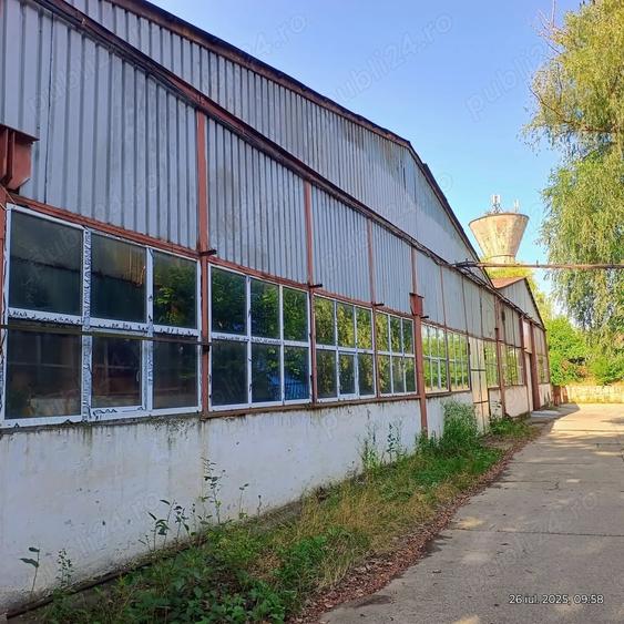Spațiu comercial, de 1,800 mp, în Industrială