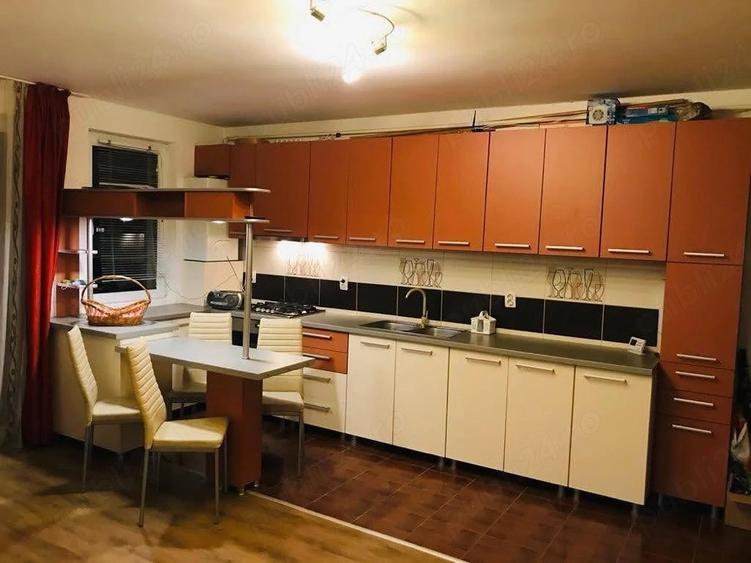Apartament cu 3 camere semidecomandat în Florești