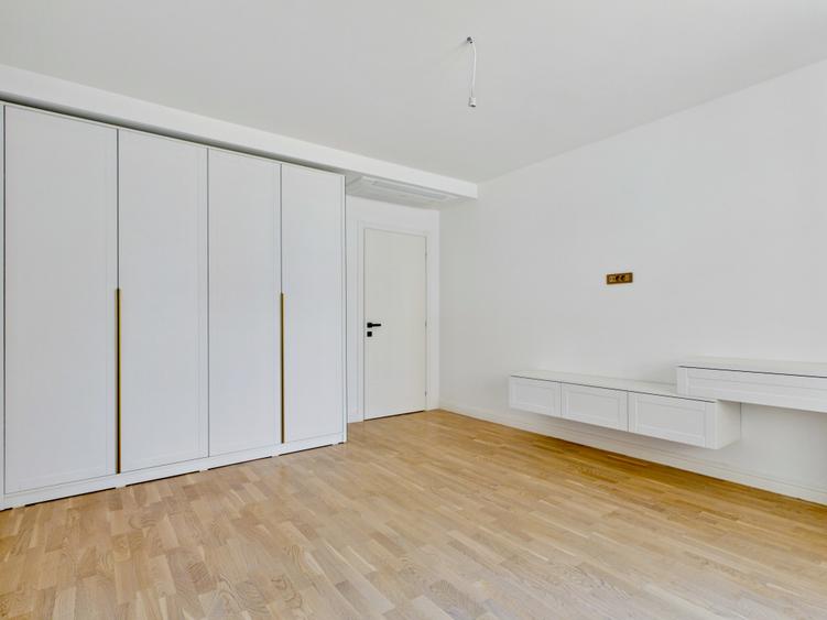 Duplex cu 6 camere cu Canalizare în Pipera