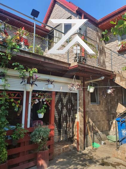 Casă individuală cu 6 camere cu Canalizare în Brestei