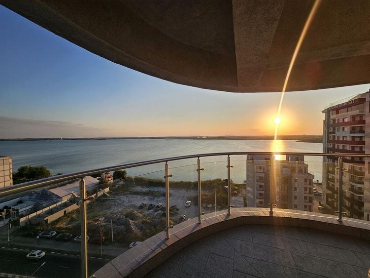 Apartament cu 3 camere decomandat, mobilat în Nord-Est