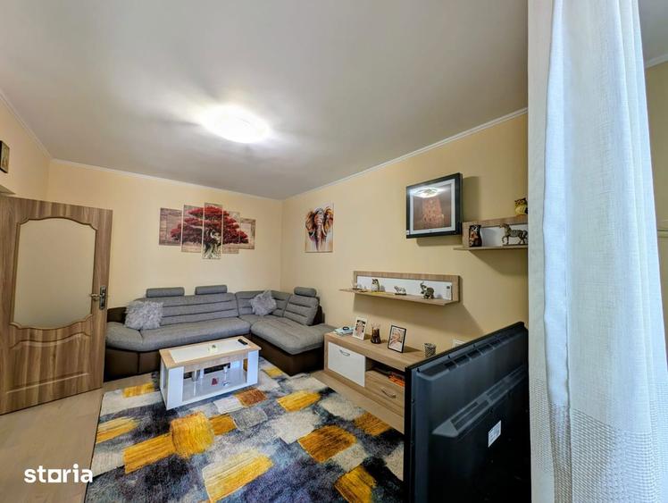 Apartament cu 2 camere decomandat în Pajura