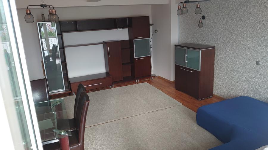 Apartament cu 3 camere decomandat, mobilat în Băneasa — fotografia 3