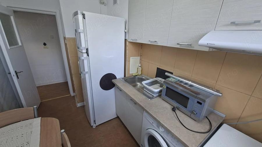 Apartament cu 3 camere semidecomandat în Ultracentral