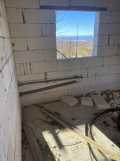 Casă cu 3 camere în Bătrâna