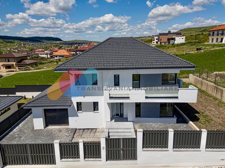 Casă individuală cu 4 camere cu Canalizare în Chinteni