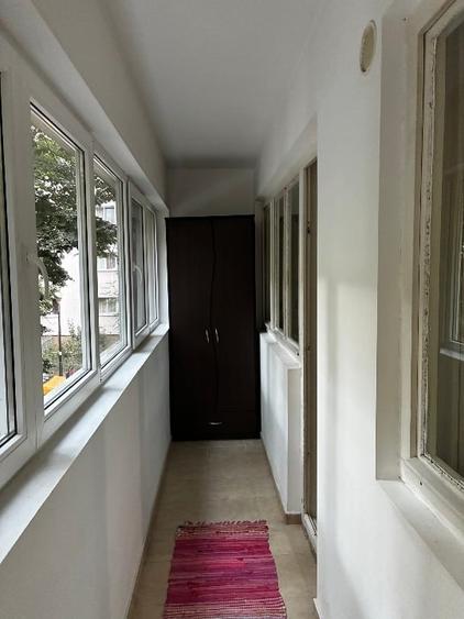 Apartament cu 2 camere semidecomandat, mobilat în Baba Novac