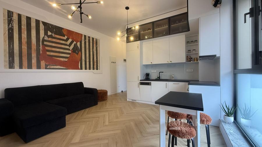 Apartament cu 2 camere semidecomandat, mobilat în Semicentral