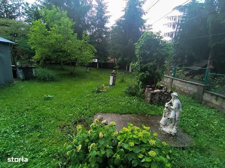 Casă cu 4 camere cu Canalizare în Breaza de Sus