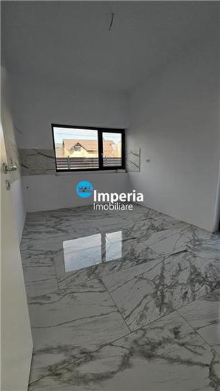 Duplex cu 4 camere cu Teren 200 Mp în Bucium