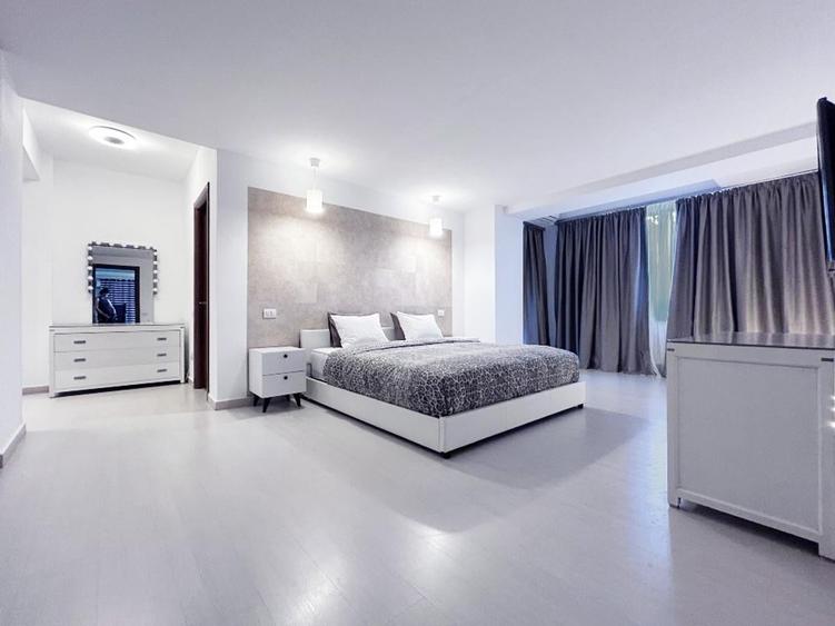 Apartament cu 3 camere decomandat în Băneasa