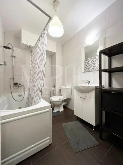 Apartament cu 2 camere semidecomandat în Central