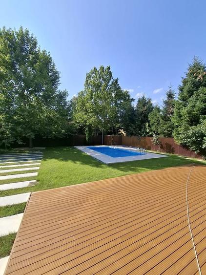 Casă individuală cu 6 camere cu Canalizare în Ultracentral