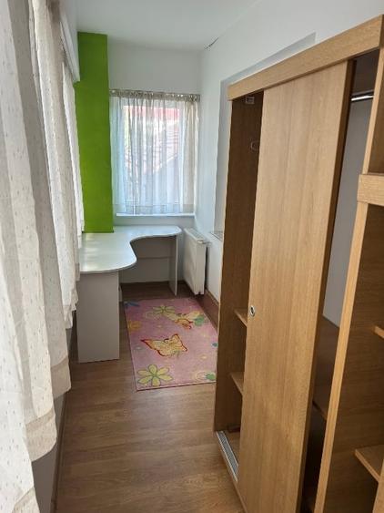 Apartament cu 3 camere decomandat, mobilat în Burdujeni