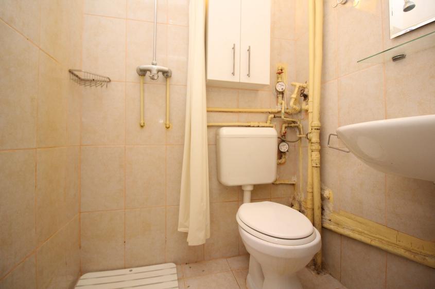 Garsonieră semidecomandată în Titan