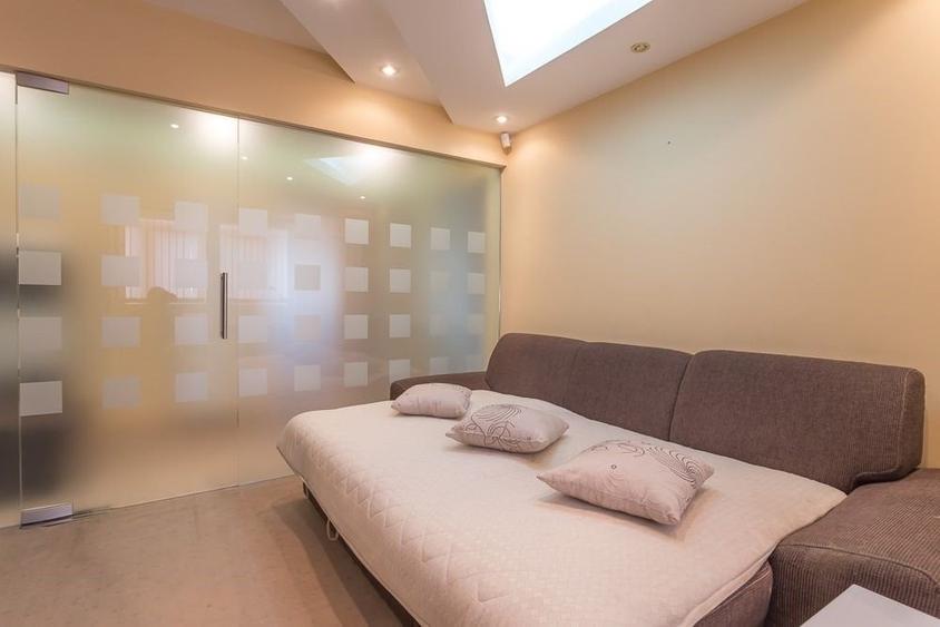 Apartament cu 4 camere decomandat, mobilat în Libertății
