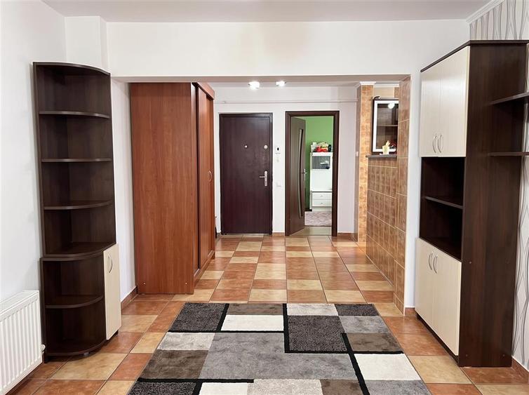 Apartament cu 3 camere decomandat în Obcini