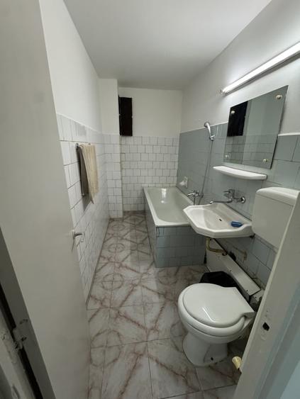 Apartament cu 2 camere decomandat în Cantacuzino