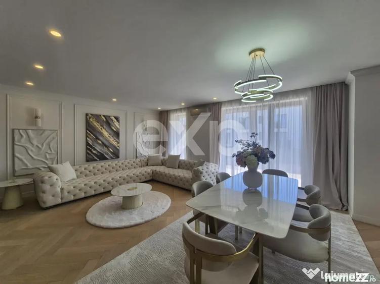 Apartament cu 4 camere decomandat în Central