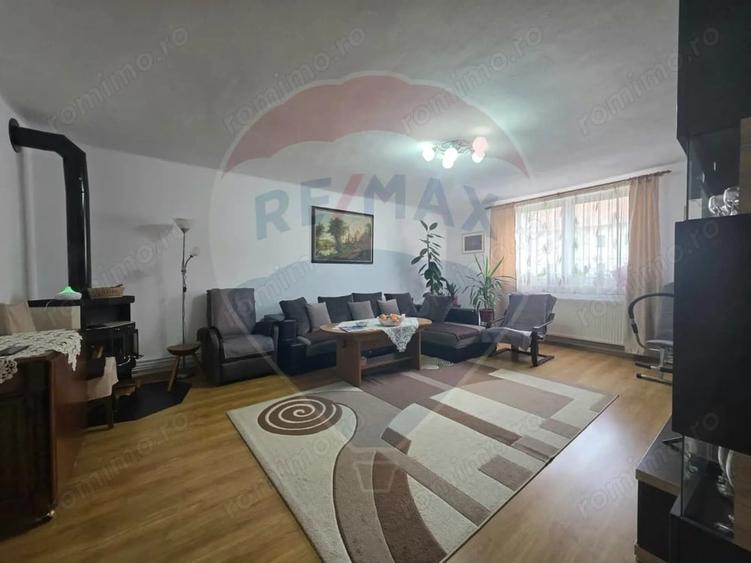 Casă cu 3 camere cu Teren 197 Mp în Central