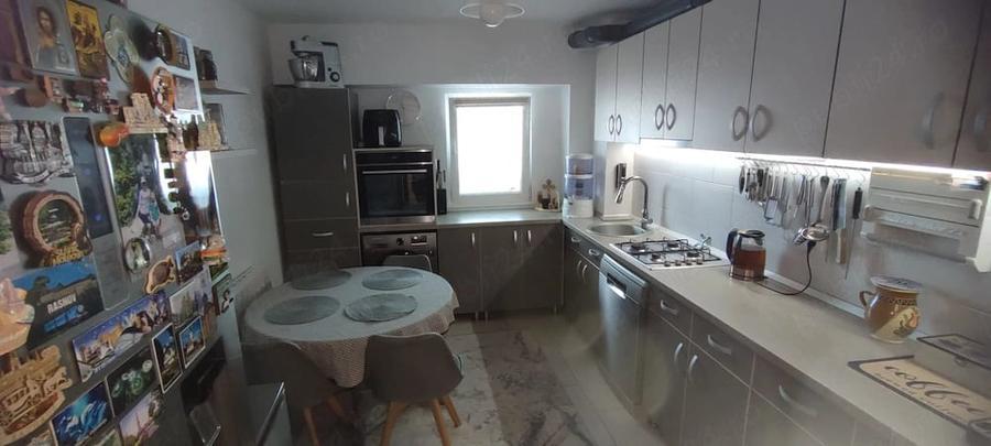Apartament cu 3 camere decomandat în Tomești
