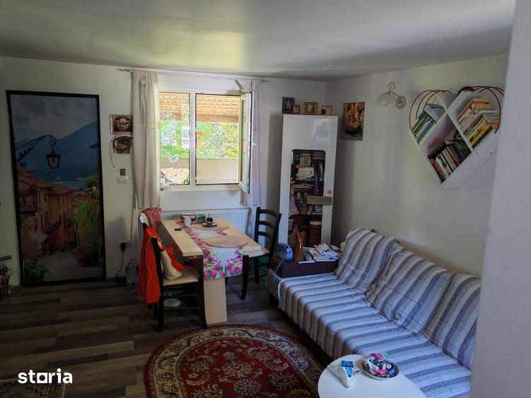 Casă cu 4 camere cu Teren 530 Mp în Răzvad
