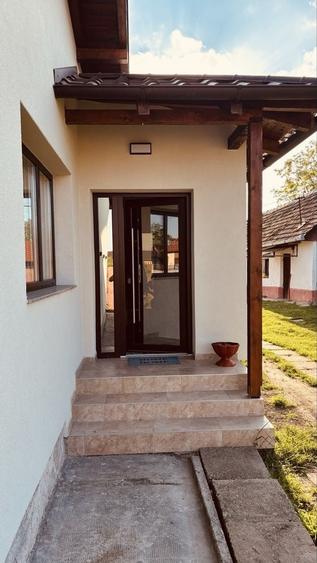 Casă cu 4 camere cu Teren 125 Mp în Vetiș