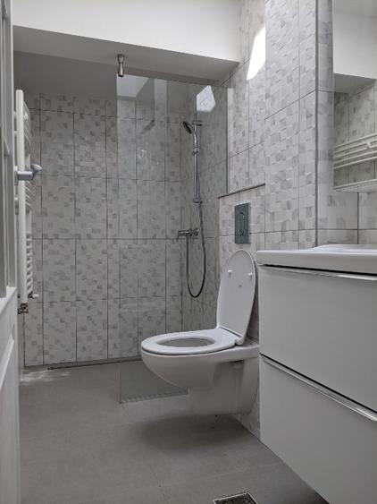 Apartament cu 3 camere decomandat în Noua