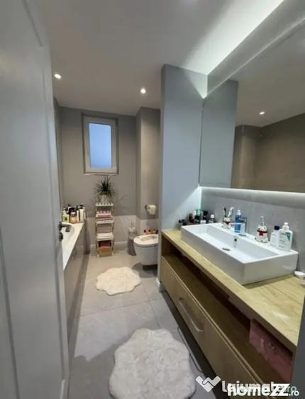 Apartament cu 3 camere decomandat în Ultracentral