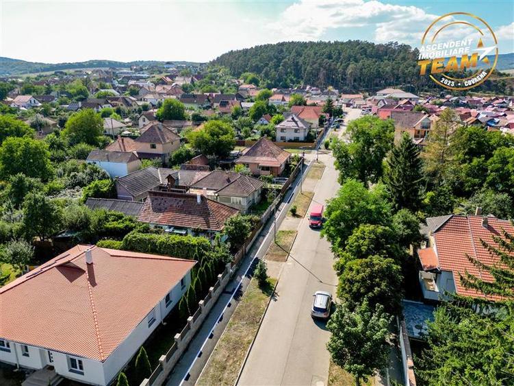 Casă individuală cu 3 camere cu Canalizare în Simeria