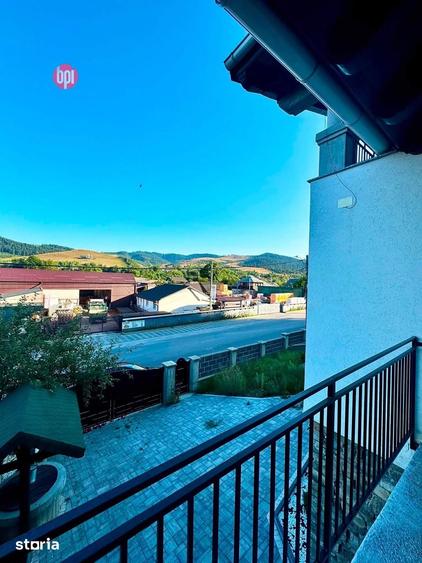 Casă cu 5 camere cu Teren 798 Mp în Slatina