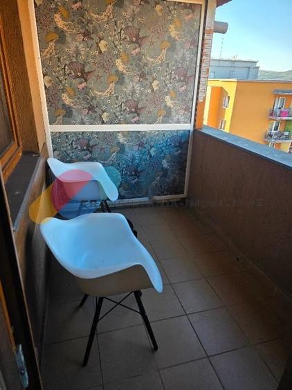 Apartament cu 2 camere semidecomandat, mobilat în Mărăști