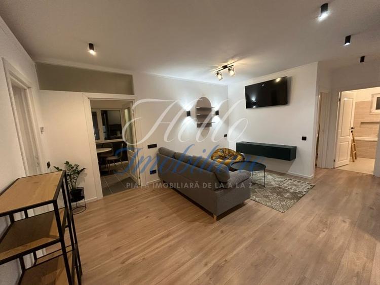 Apartament cu 3 camere decomandat, mobilat în Florești