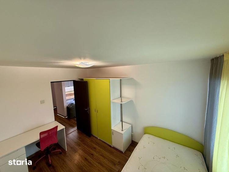 Apartament cu 3 camere decomandat în Micro 12