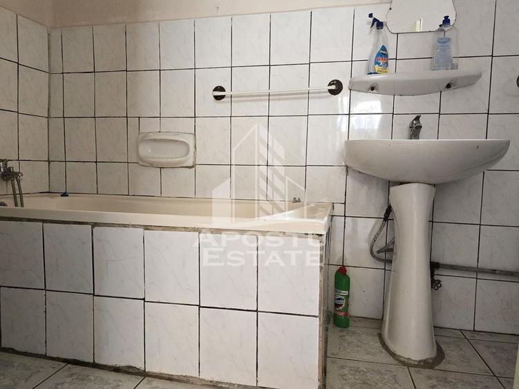Casă cu 5 camere cu Teren 1620 Mp în Central
