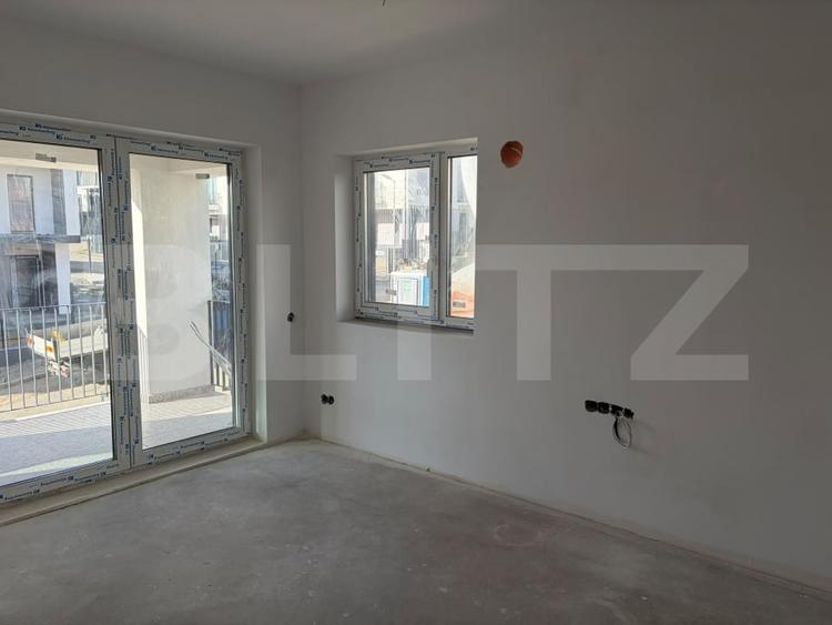 Apartament cu 3 camere semidecomandat în Iris