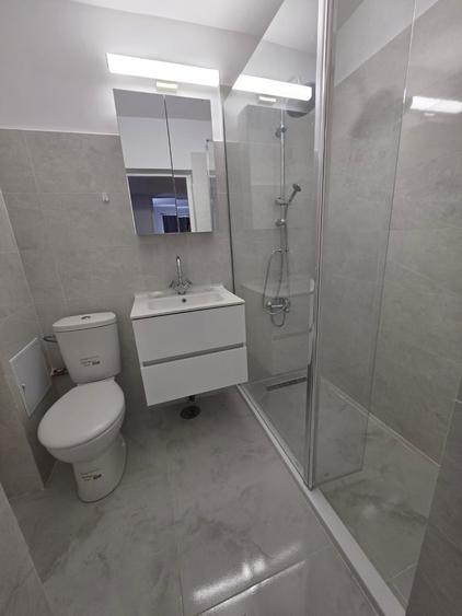Garsonieră decomandată, mobilată în Decebal