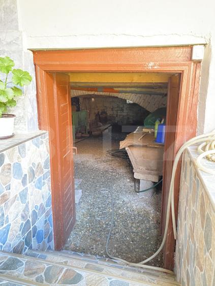 Casă cu 3 camere cu Teren 3687 Mp în Livezile