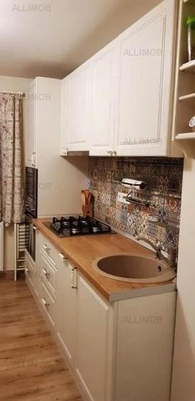 Apartament cu 3 camere decomandat în Ultracentral