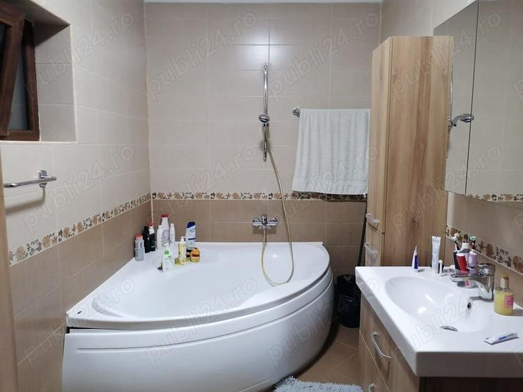 Apartament cu 3 camere decomandat în Popești-Leordeni